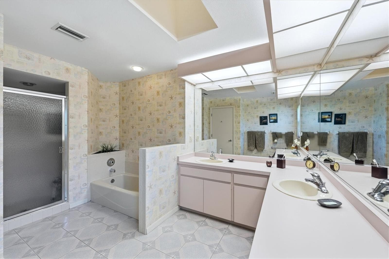 Villa at 3981 WILSHIRE CIR E #195, SARASOTA, photo 25 of 60