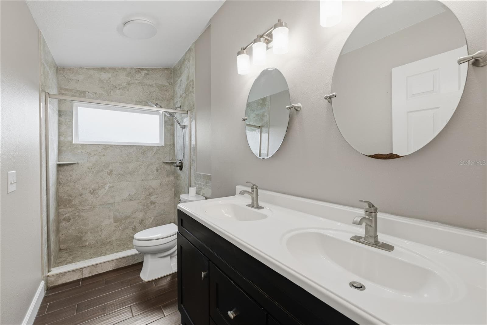Guest Bathroom - 1680 LADY SLIPPER CIR, ORLANDO