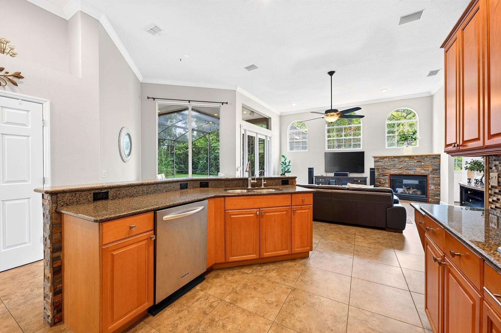 Open Kitchen. - 609 VIANA CT, WINTER SPRINGS