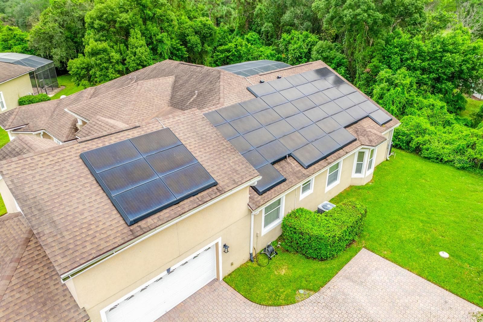 FULLY PAID OFF TESLA SOLAR SYSTEM with FOUR POWERWALLS. - 609 VIANA CT, WINTER SPRINGS