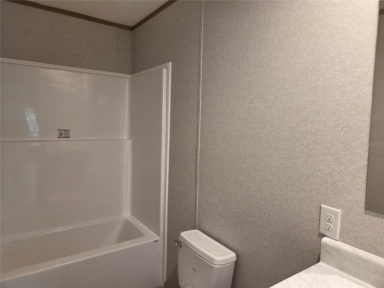 Manufactured Home at 1110 NE 122ND AVE, WILLISTON, photo 14 of 24
