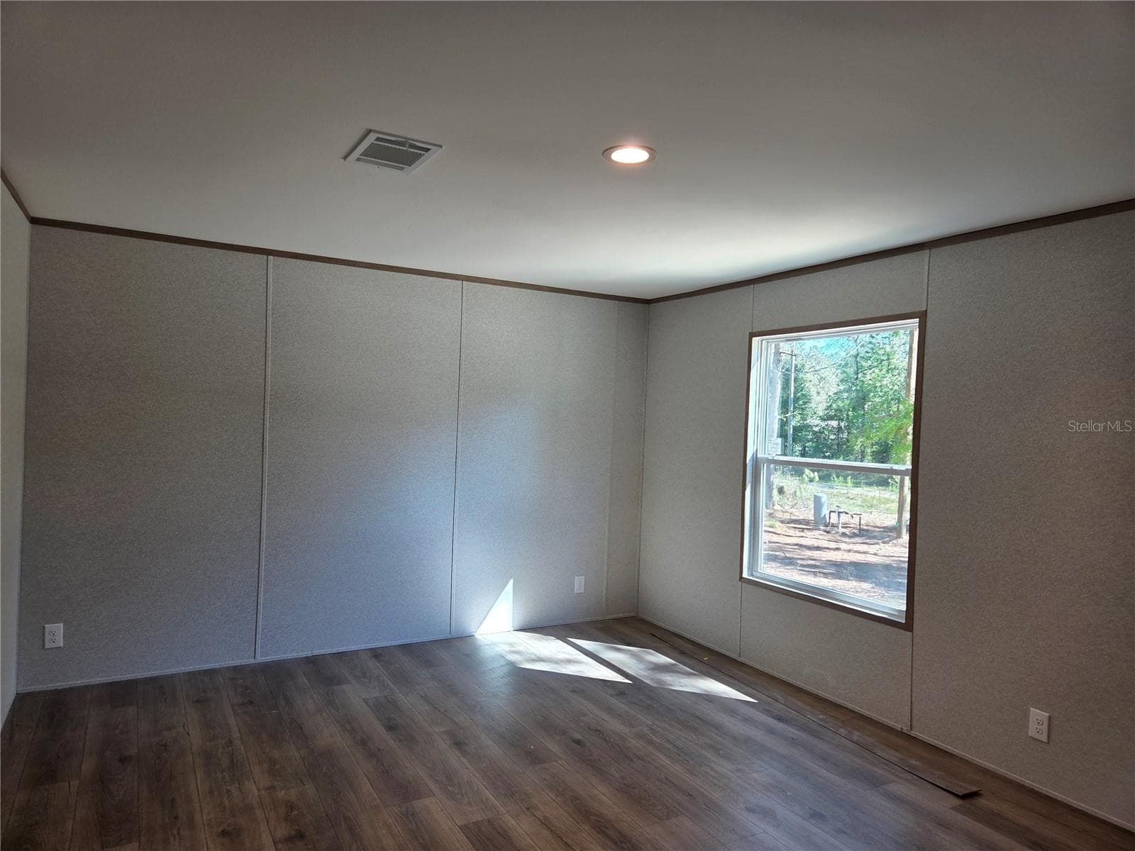 Manufactured Home at 1110 NE 122ND AVE, WILLISTON, photo 15 of 24