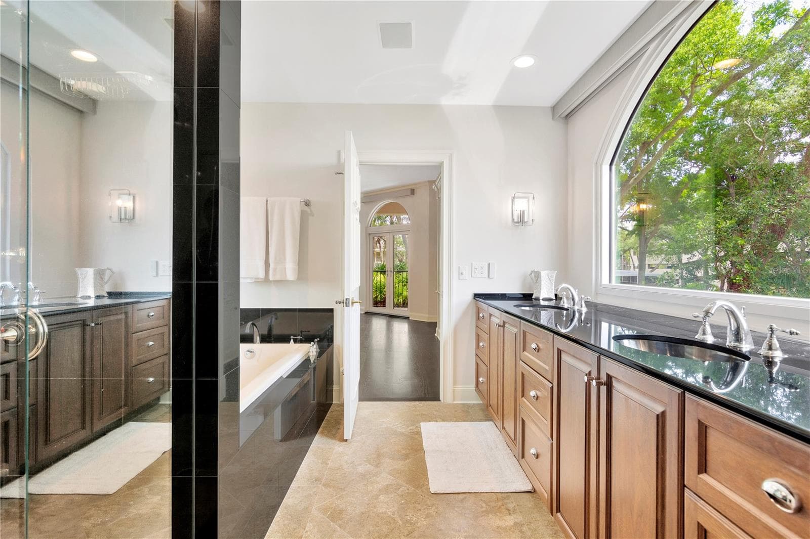 Condominium at 2419 BAYSHORE BLVD #2N, TAMPA, photo 16 of 40