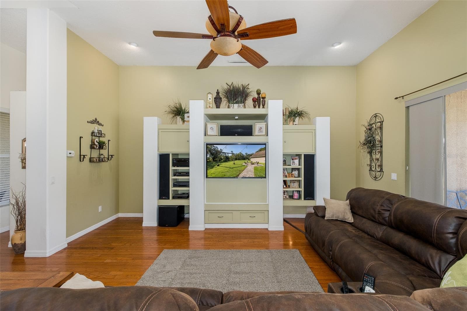 Living room - 31524 CROSS CREEK LN, WESLEY CHAPEL