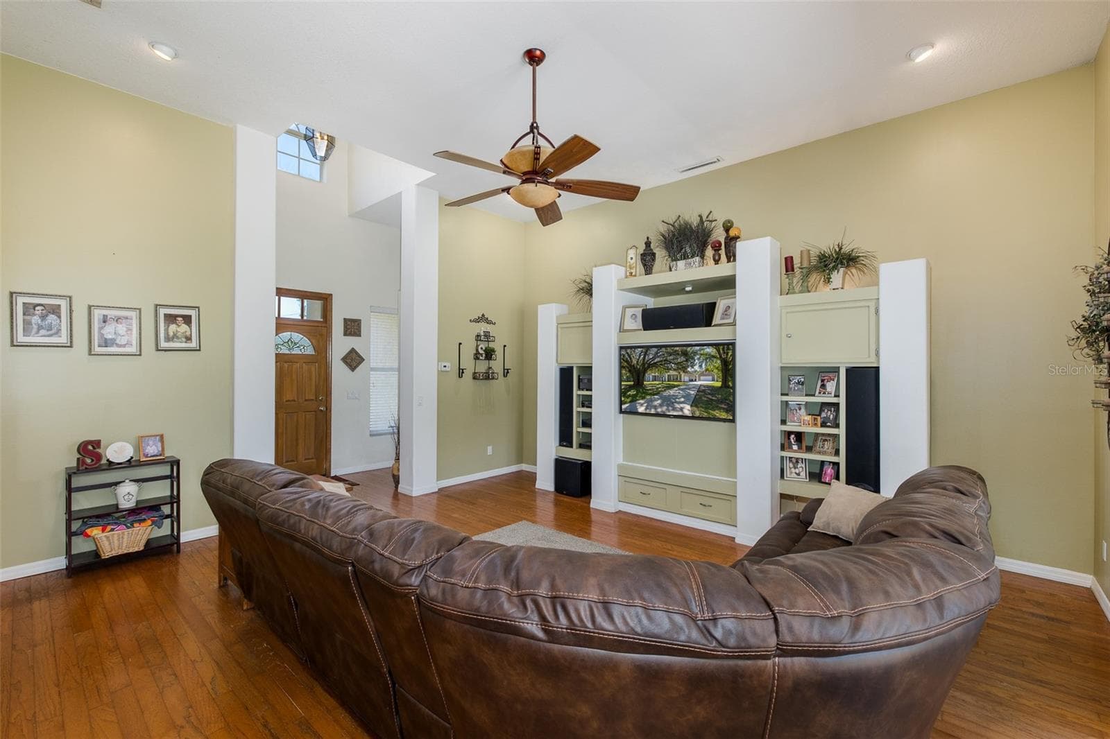 Living room - 31524 CROSS CREEK LN, WESLEY CHAPEL