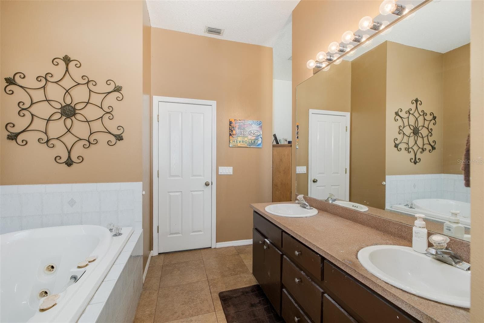 Primary en-suite bath - 31524 CROSS CREEK LN, WESLEY CHAPEL