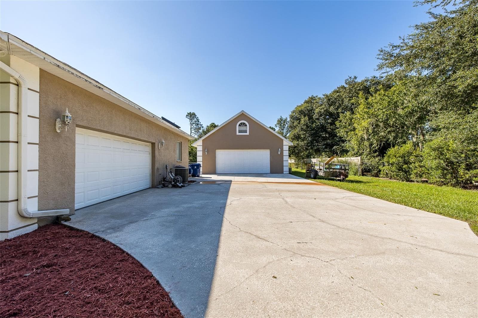 Attached garage and detached garage - 31524 CROSS CREEK LN, WESLEY CHAPEL