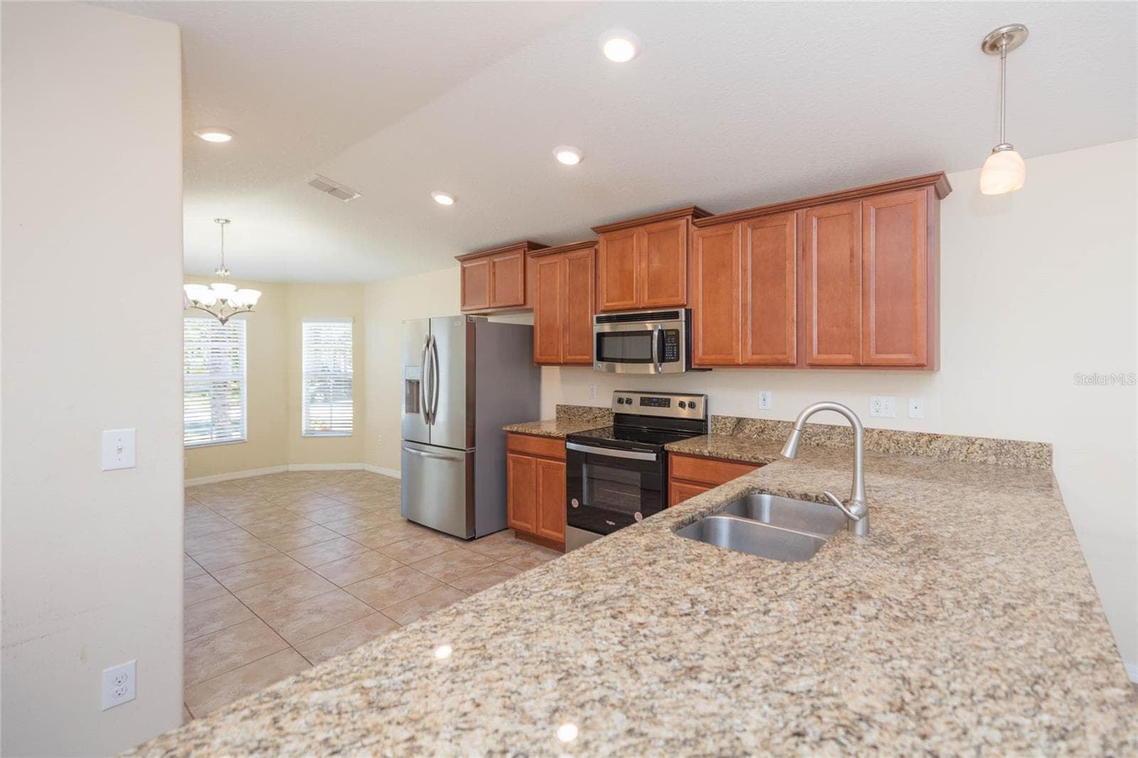 Single Family Residence at 15406 DAKOTA SKY PL, RUSKIN, photo 10 of 42