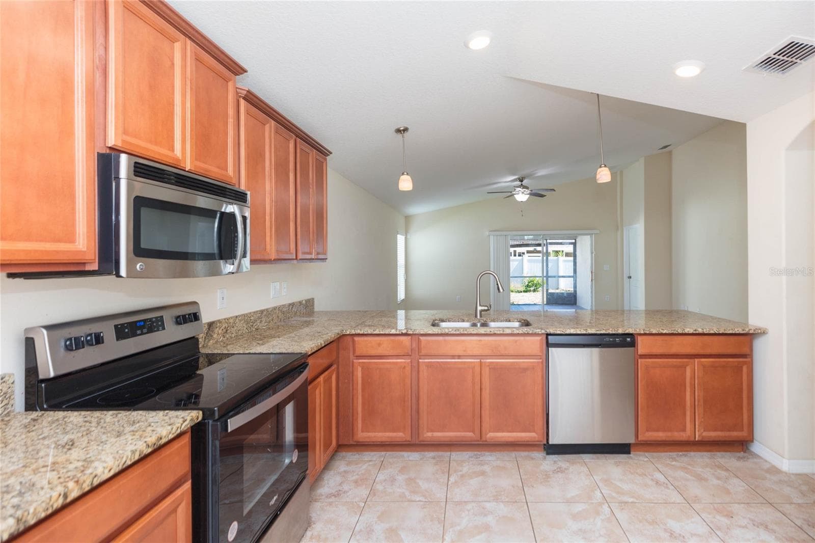 Single Family Residence at 15406 DAKOTA SKY PL, RUSKIN, photo 14 of 42