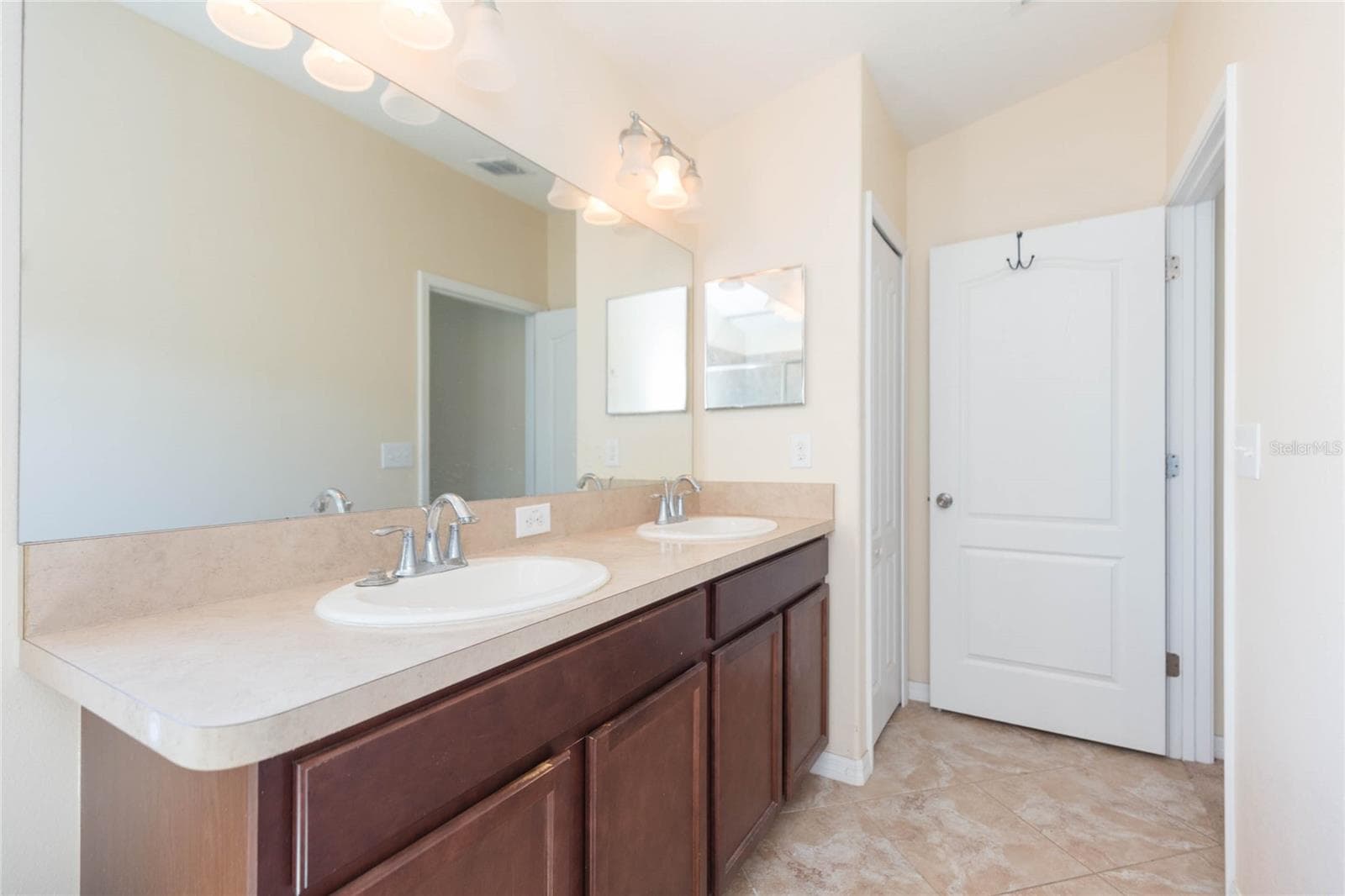 Single Family Residence at 15406 DAKOTA SKY PL, RUSKIN, photo 21 of 42
