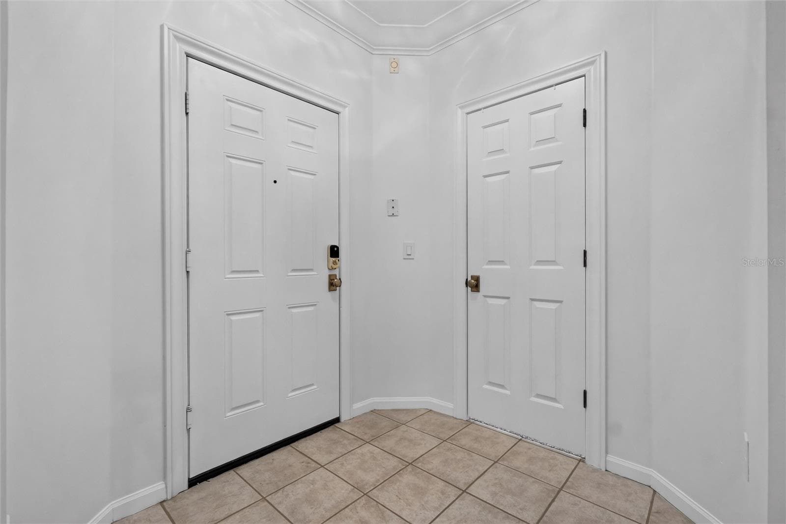Foyer + Closet - 460 WATER ST #460, CELEBRATION