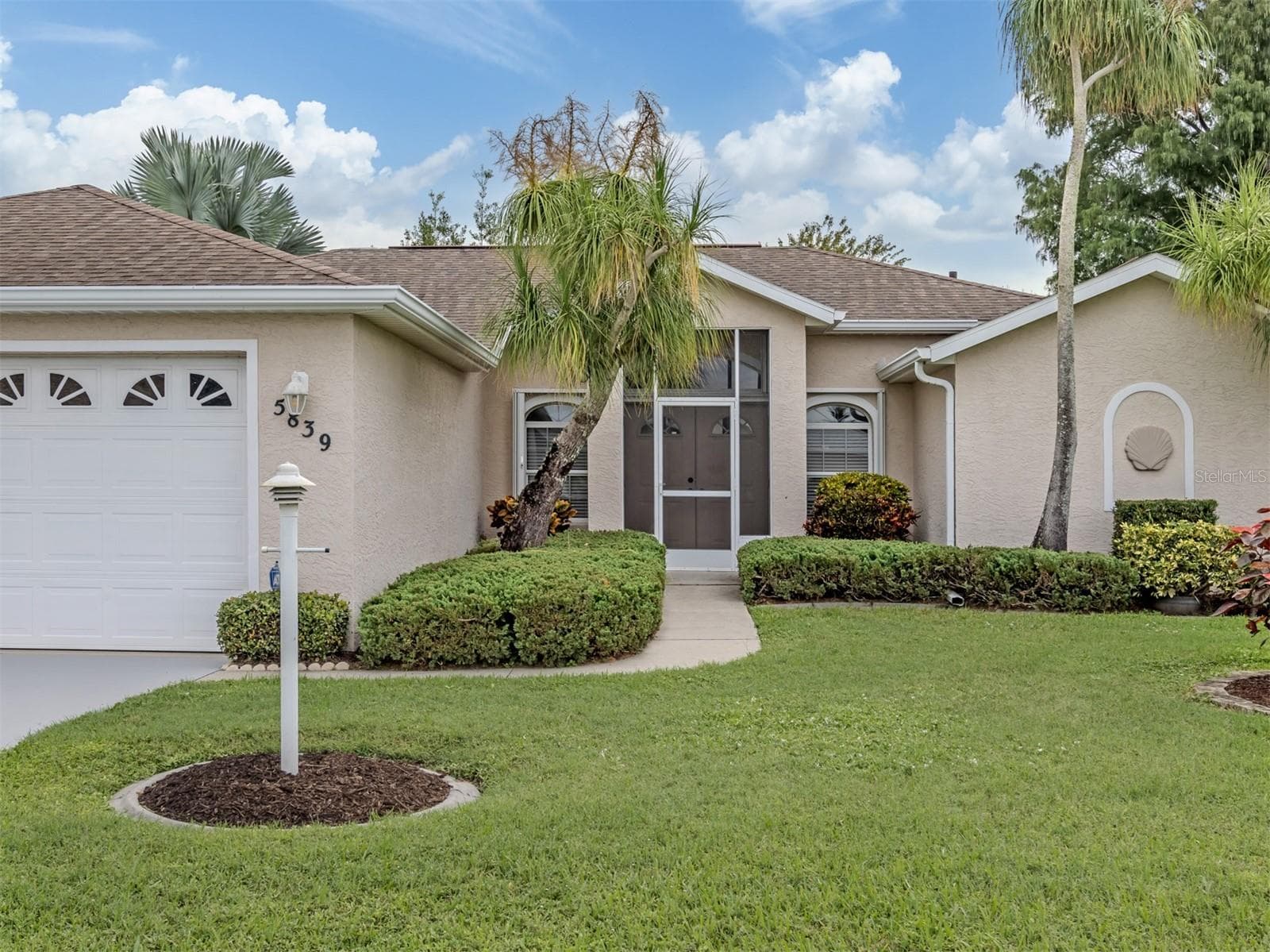 Single Family Residence at 5839 MCKINLEY RD, VENICE, photo 2 of 62