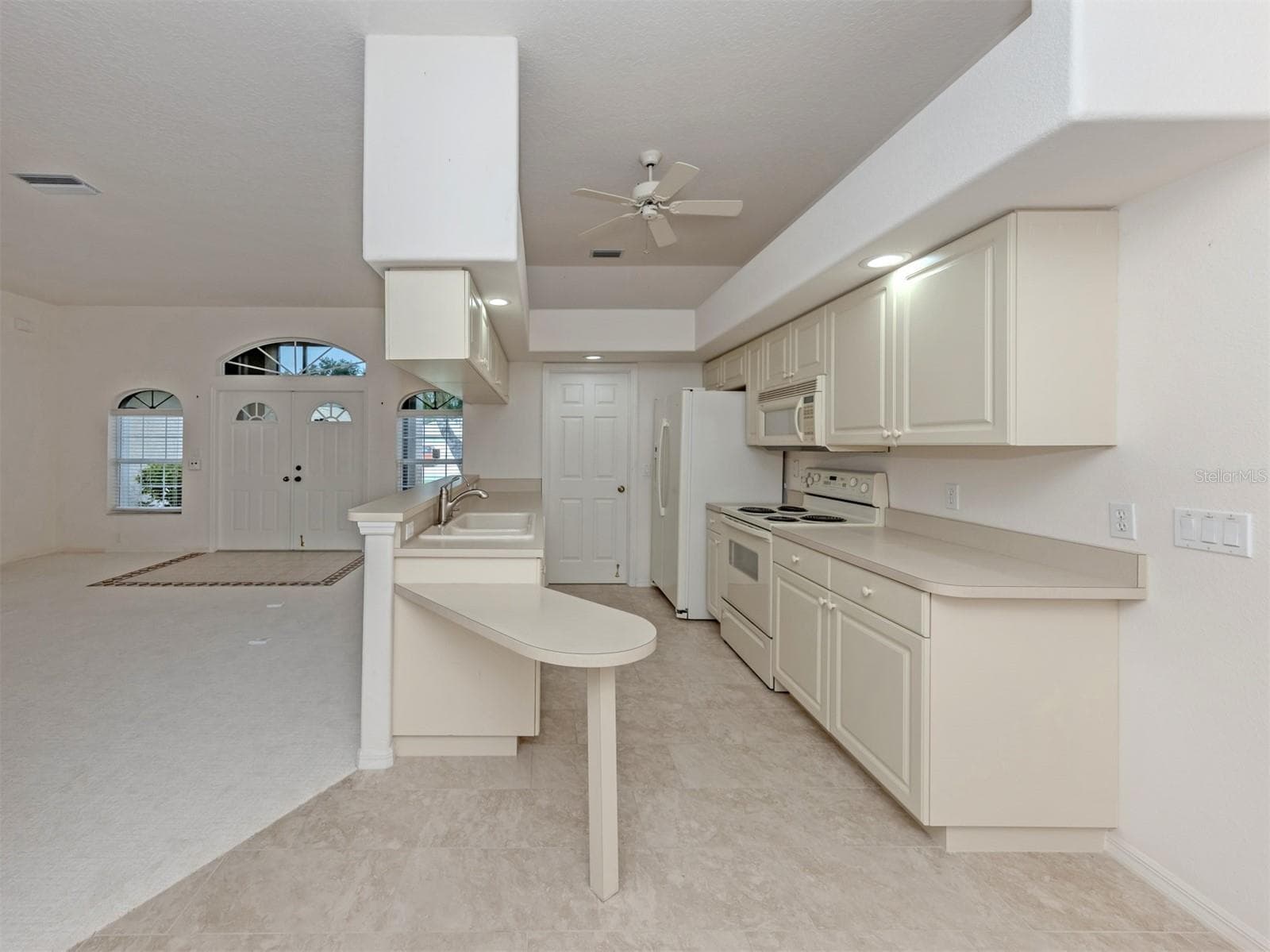 Single Family Residence at 5839 MCKINLEY RD, VENICE, photo 10 of 62