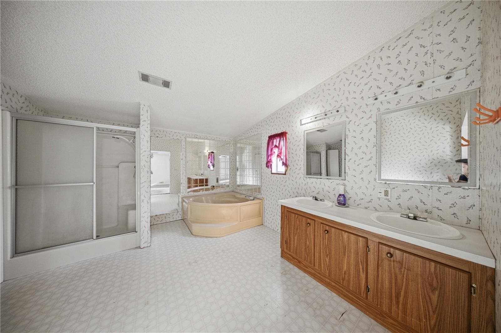 Manufactured Home at 16849 SW 47TH PLACE RD, OCALA, photo 19 of 31