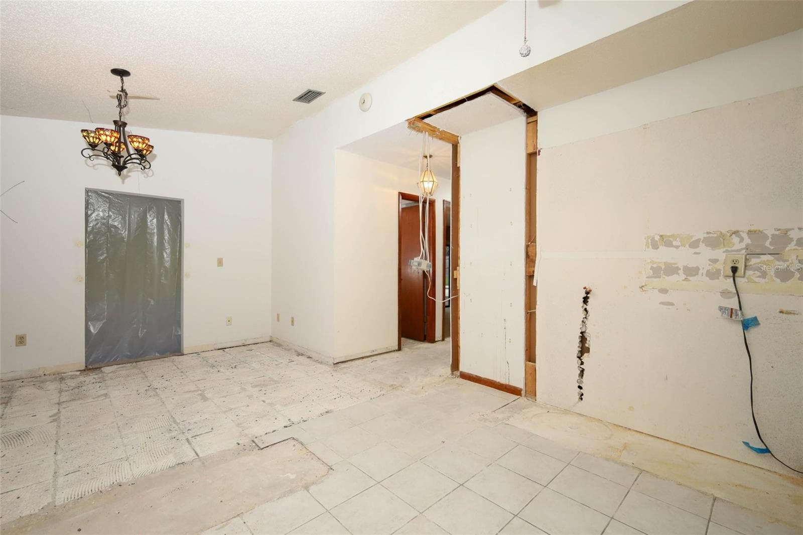 Single Family Residence at 312 KIMBERLY CT, SANFORD, photo 7 of 77