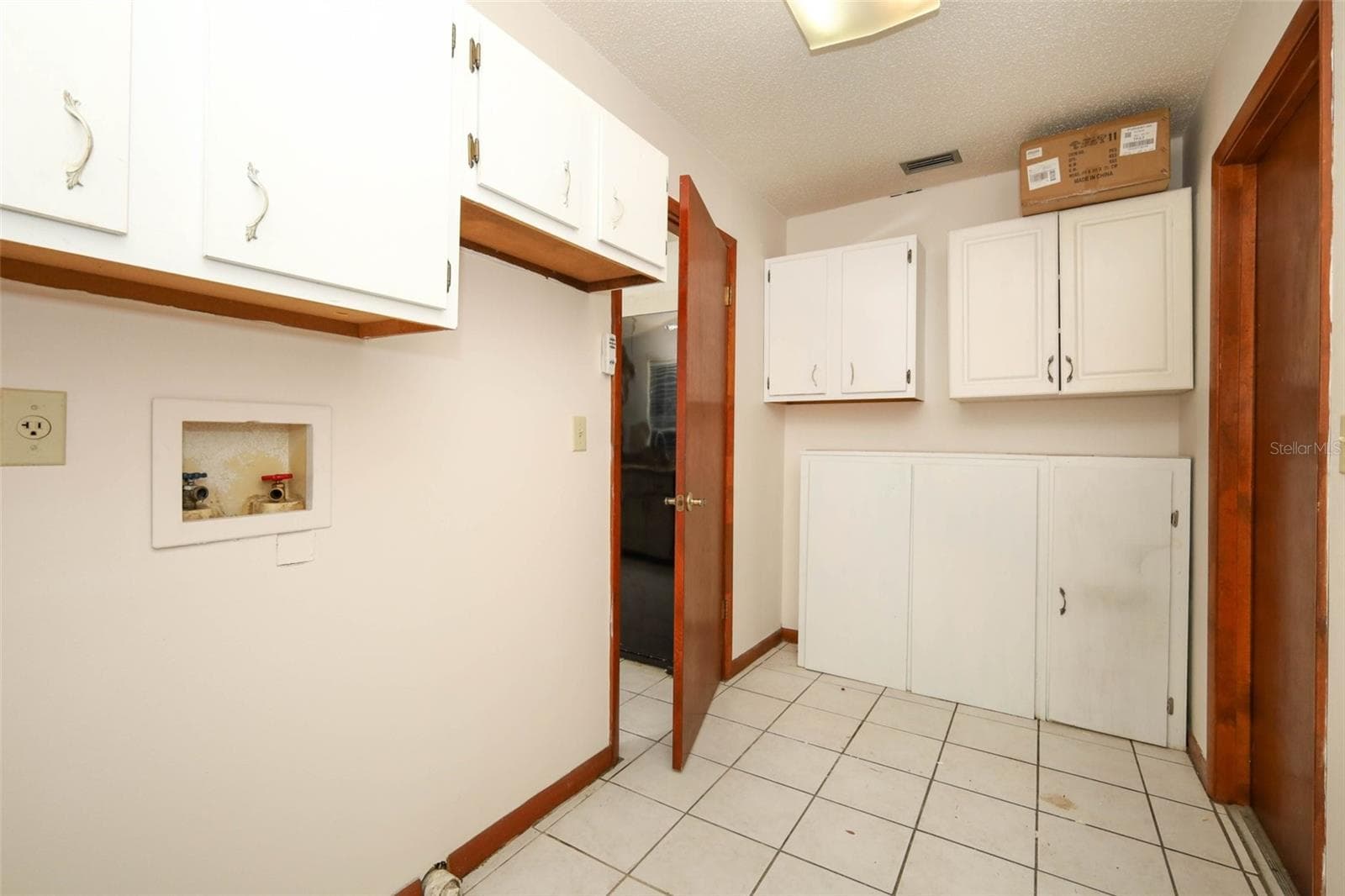 Single Family Residence at 312 KIMBERLY CT, SANFORD, photo 12 of 77