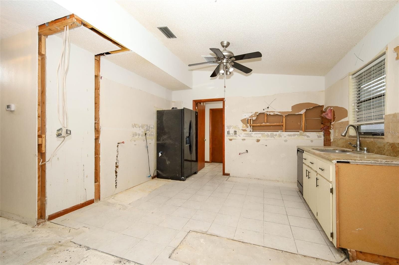 Single Family Residence at 312 KIMBERLY CT, SANFORD, photo 13 of 77
