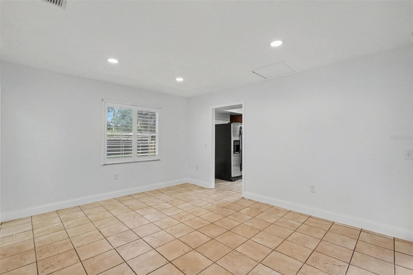 Single Family Residence at 404 E MORGAN ST, BRANDON, photo 12 of 27