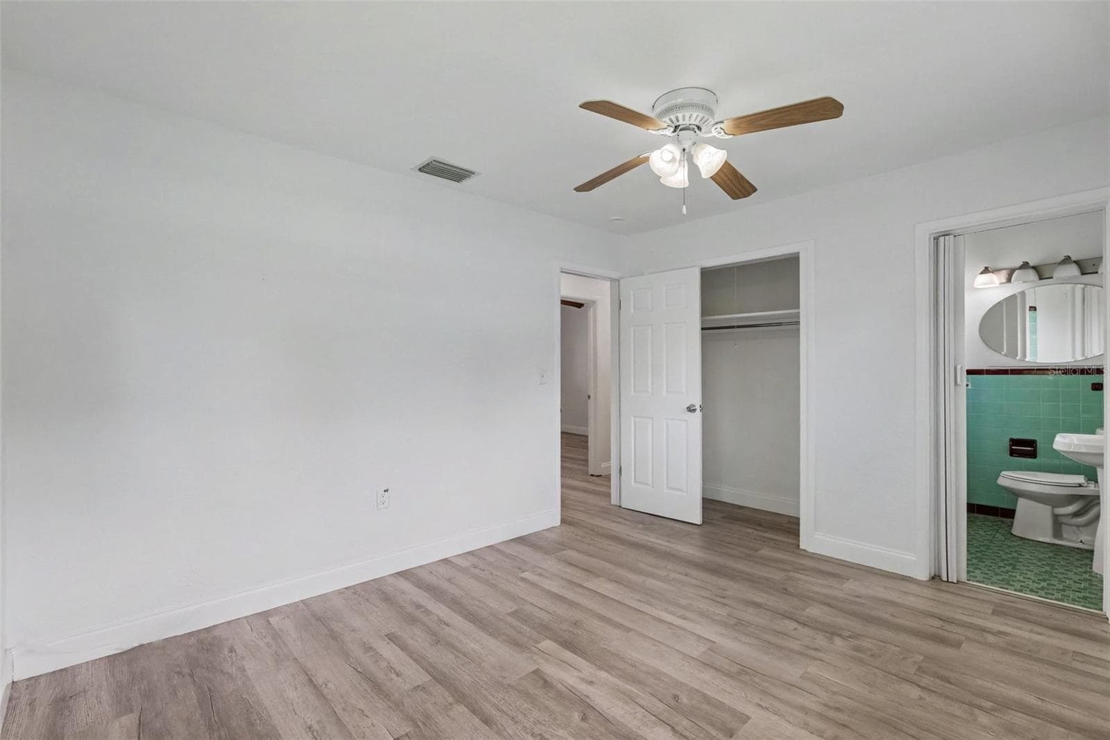 Single Family Residence at 404 E MORGAN ST, BRANDON, photo 14 of 27
