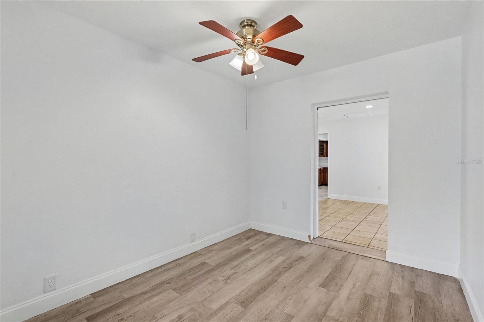 Single Family Residence at 404 E MORGAN ST, BRANDON, photo 20 of 27