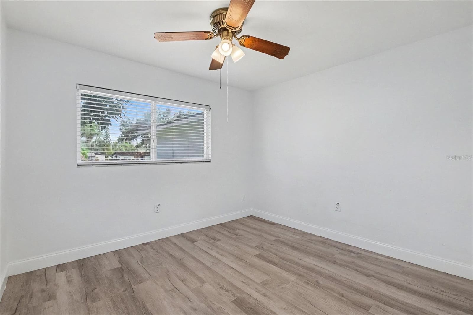 Single Family Residence at 404 E MORGAN ST, BRANDON, photo 21 of 27