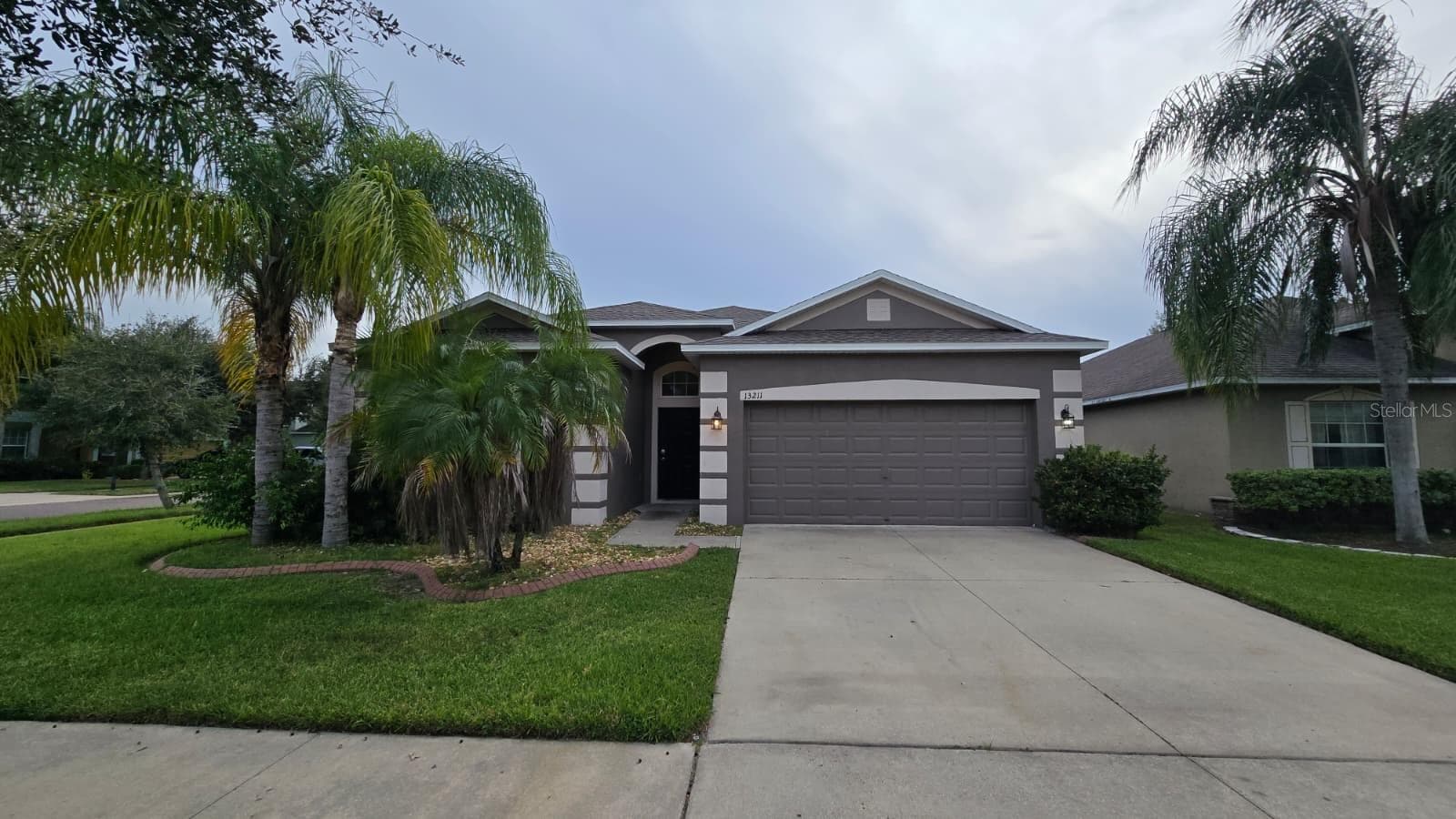 13211 ROYAL PINES AVE