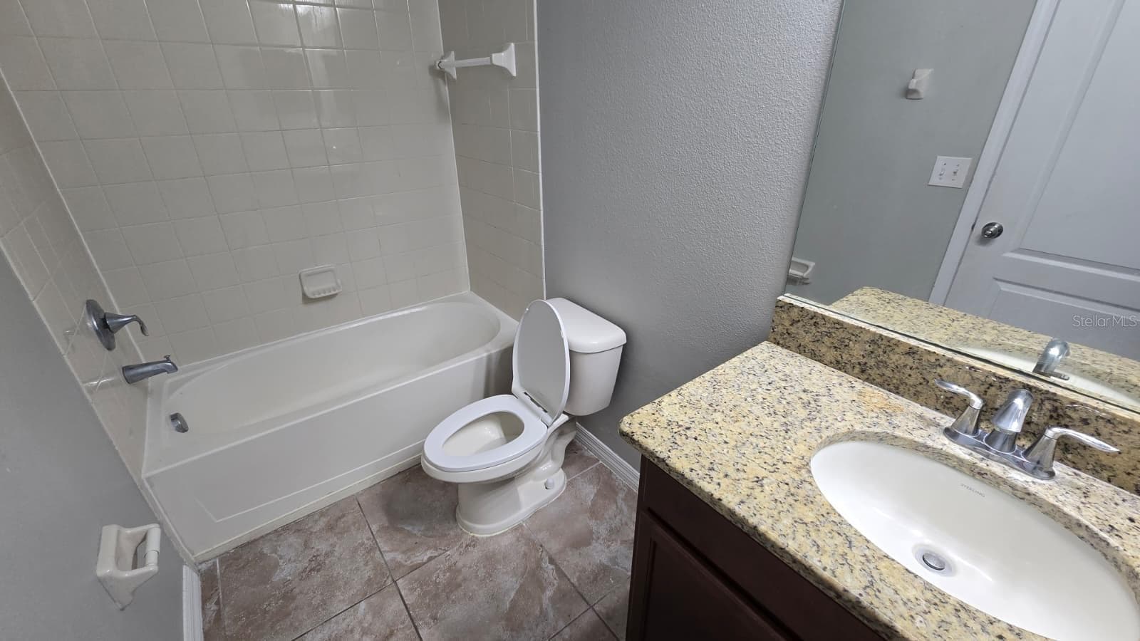Single Family Residence at 13211 ROYAL PINES AVE, RIVERVIEW, photo 11 of 16