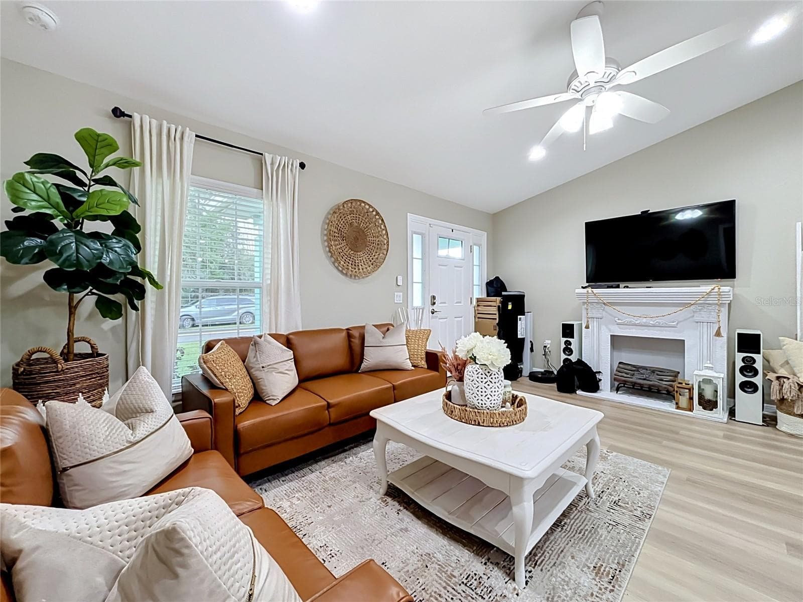 Single Family Residence at 221 AVENUE P NW, WINTER HAVEN, photo 7 of 50