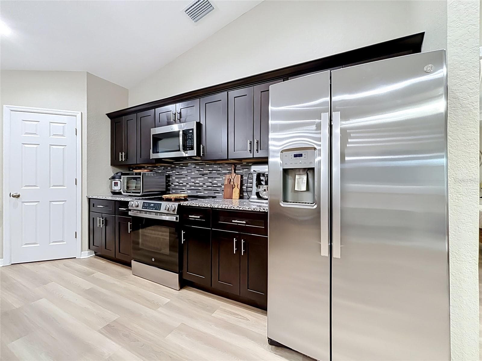 Single Family Residence at 221 AVENUE P NW, WINTER HAVEN, photo 12 of 50