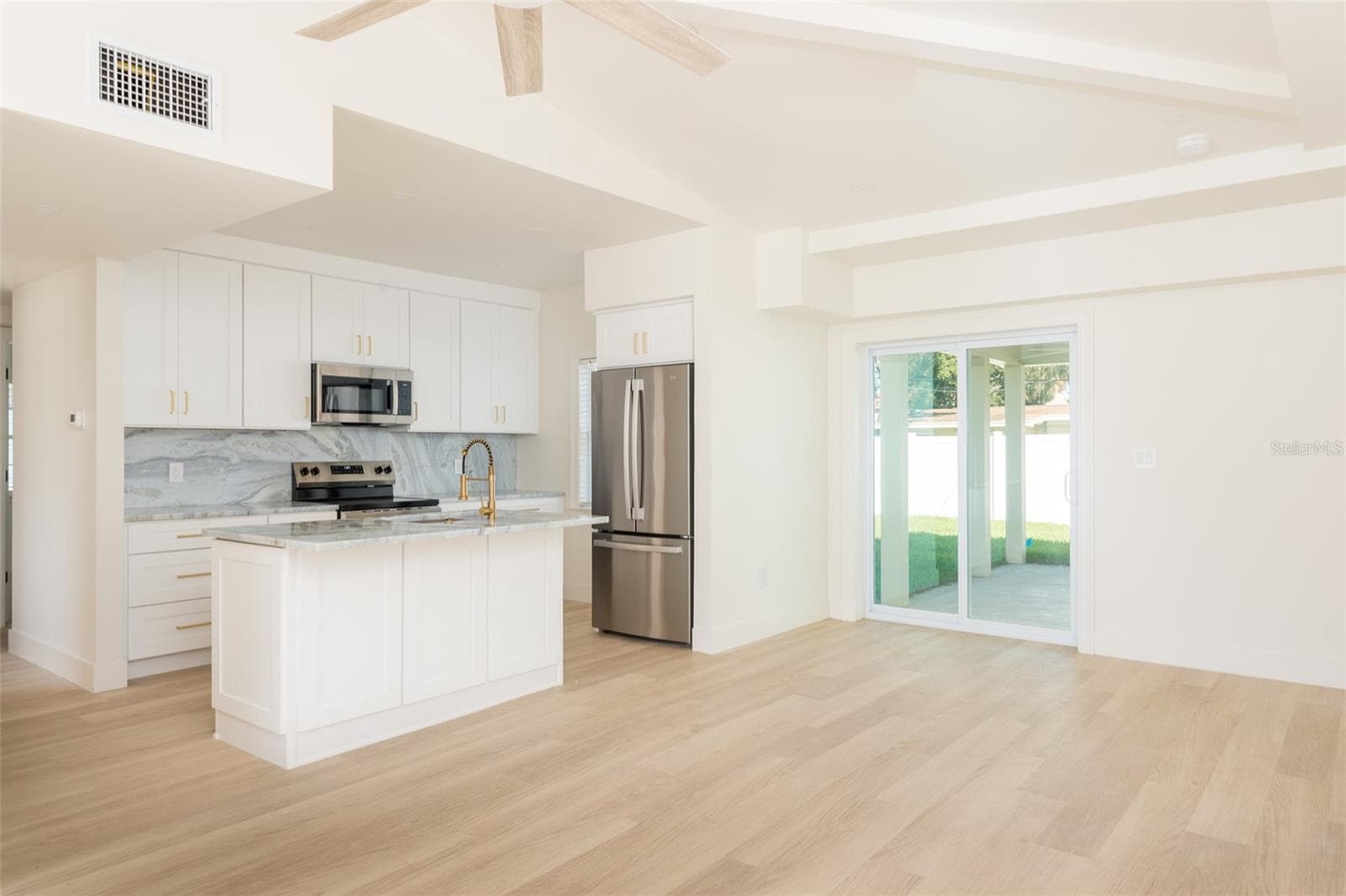 Single Family Residence at 4711 W EL PRADO BLVD, TAMPA, photo 10 of 32