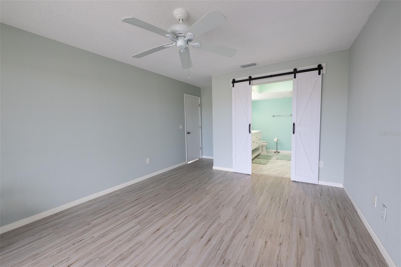 Primary Bedroom en suite - 1318 WESLEY DR #124B, PUNTA GORDA