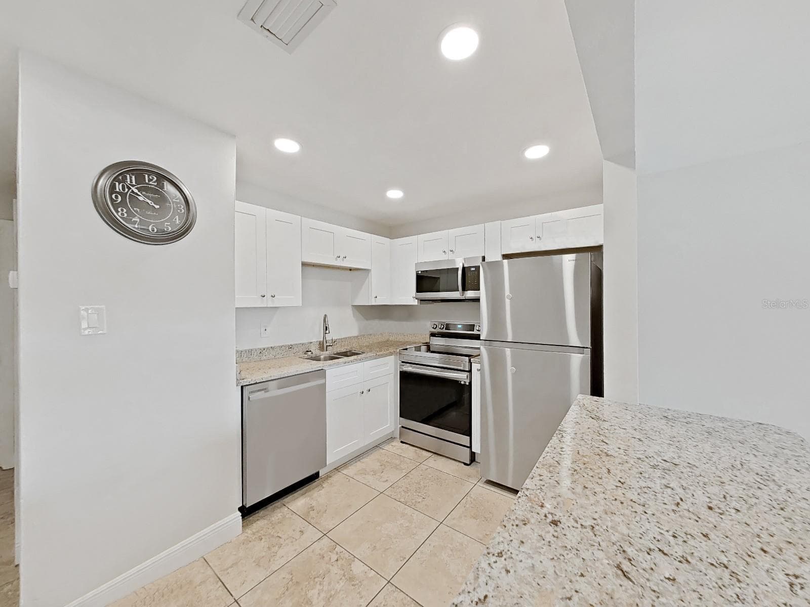 Condominium at 2501 HARN BLVD #H39, CLEARWATER, photo 8 of 18