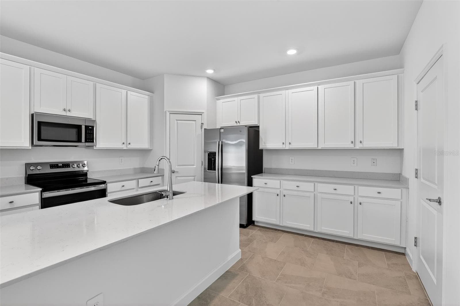 Single Family Residence at 13284 GRASSMERE CT, PUNTA GORDA, photo 16 of 30