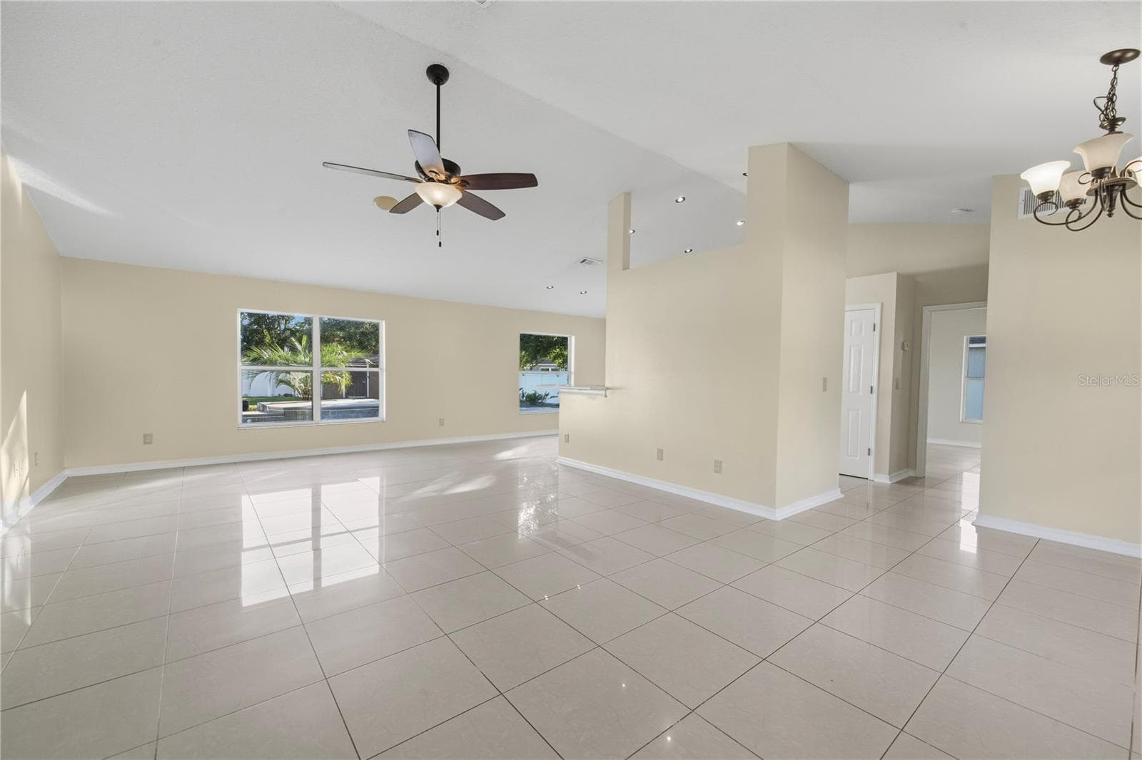 Single Family Residence at 220 VALLEY EDGE DR, MINNEOLA, photo 5 of 62