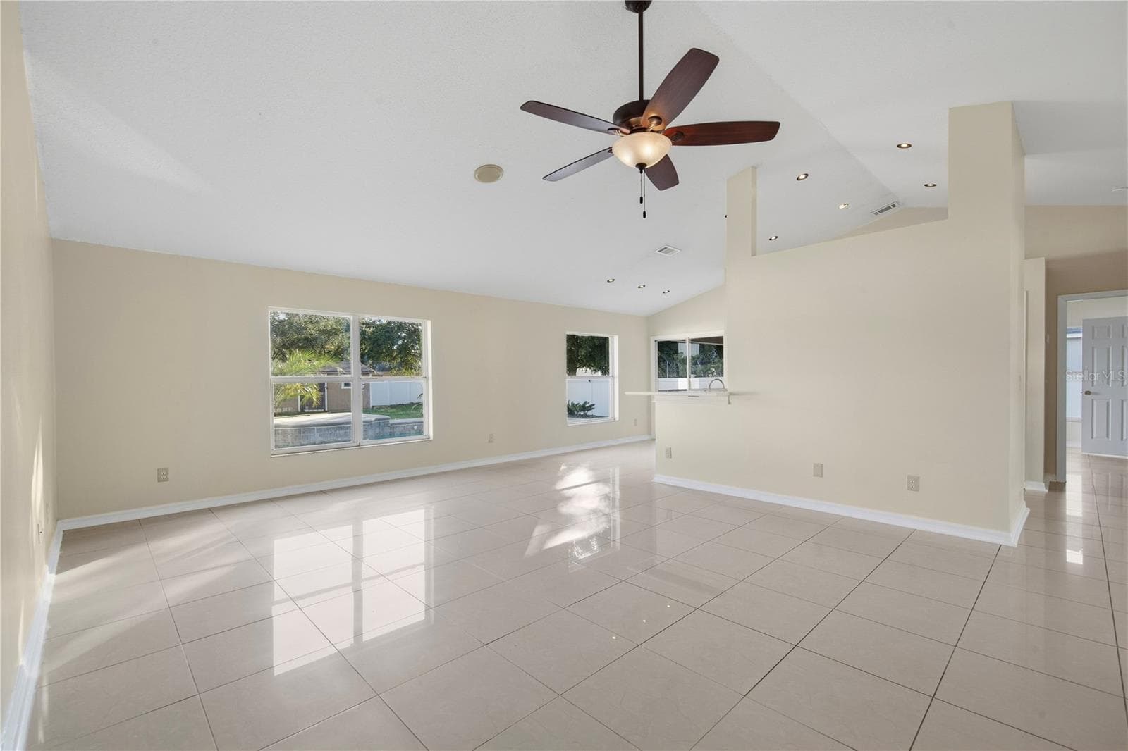 Single Family Residence at 220 VALLEY EDGE DR, MINNEOLA, photo 9 of 62