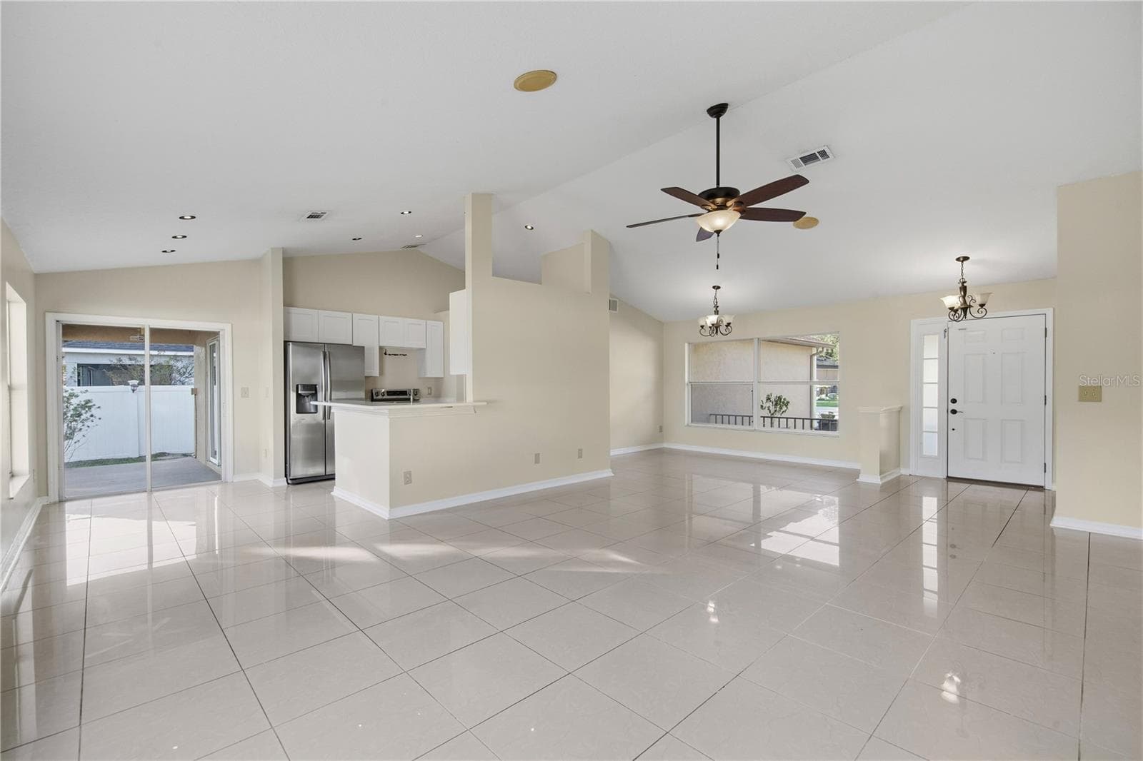 Single Family Residence at 220 VALLEY EDGE DR, MINNEOLA, photo 10 of 62