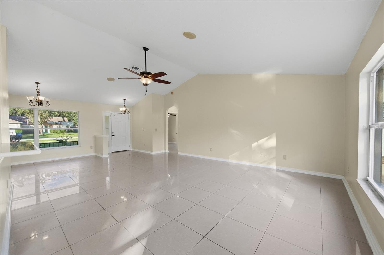 Single Family Residence at 220 VALLEY EDGE DR, MINNEOLA, photo 11 of 62