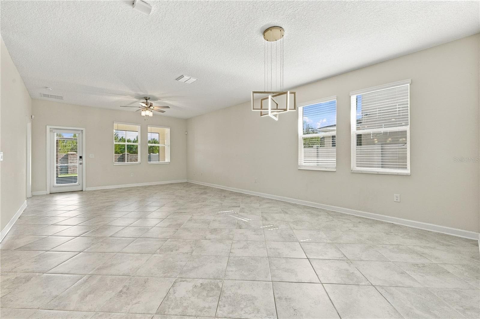 Single Family Residence at 11103 SWEETGUM WOODS DR, ORLANDO, photo 24 of 53