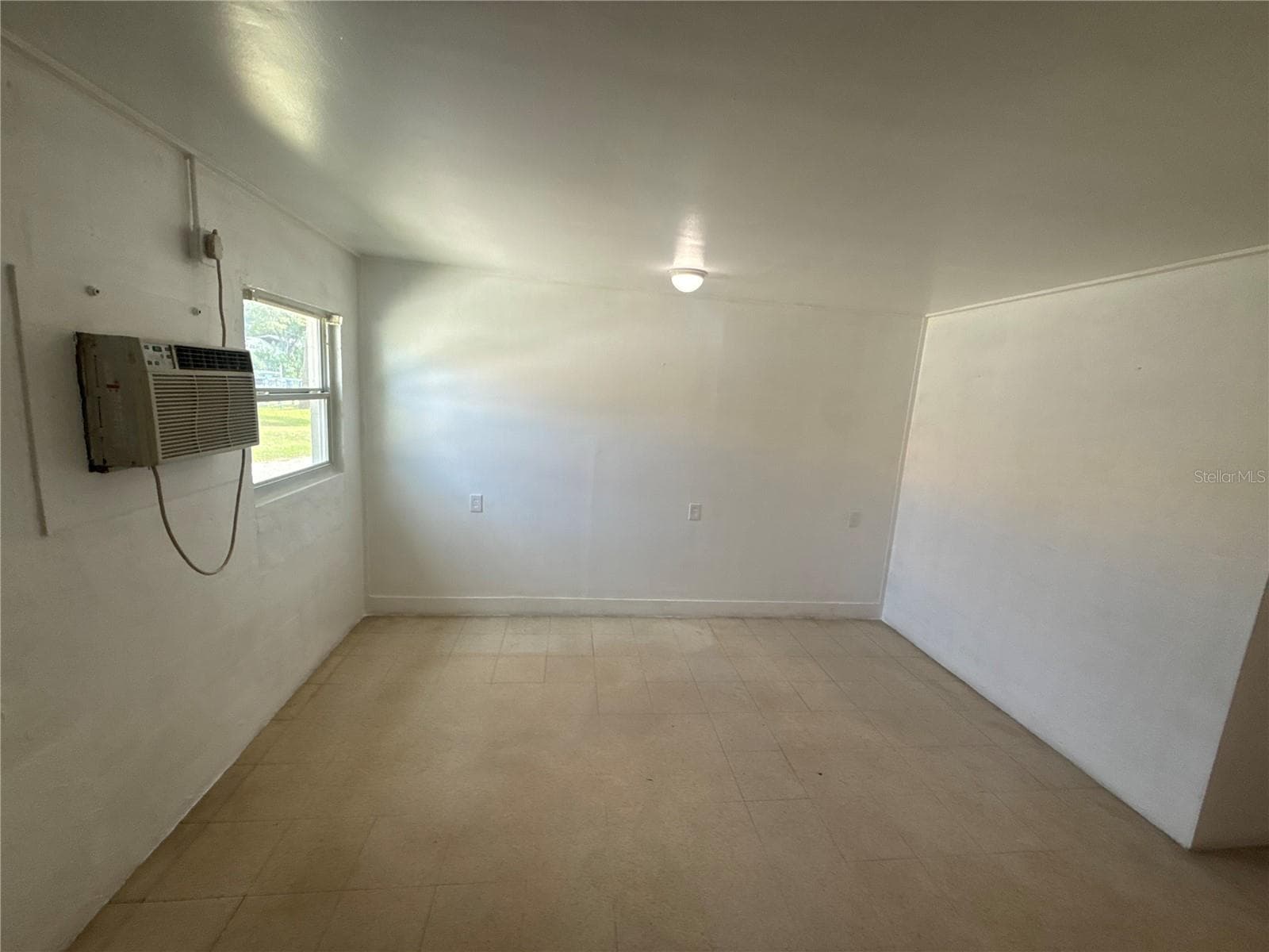 Unit B Vacant - 4420 N CLARK AVE, TAMPA