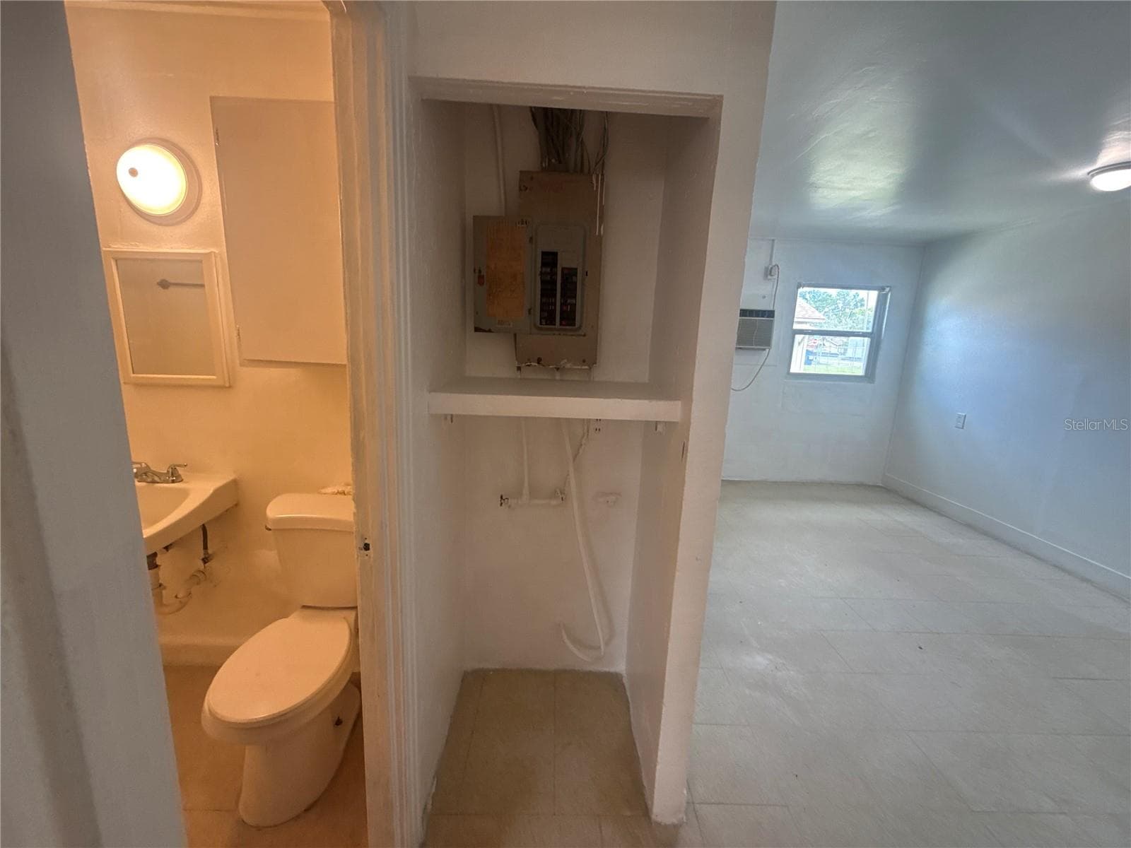 Unit B Vacant - 4420 N CLARK AVE, TAMPA
