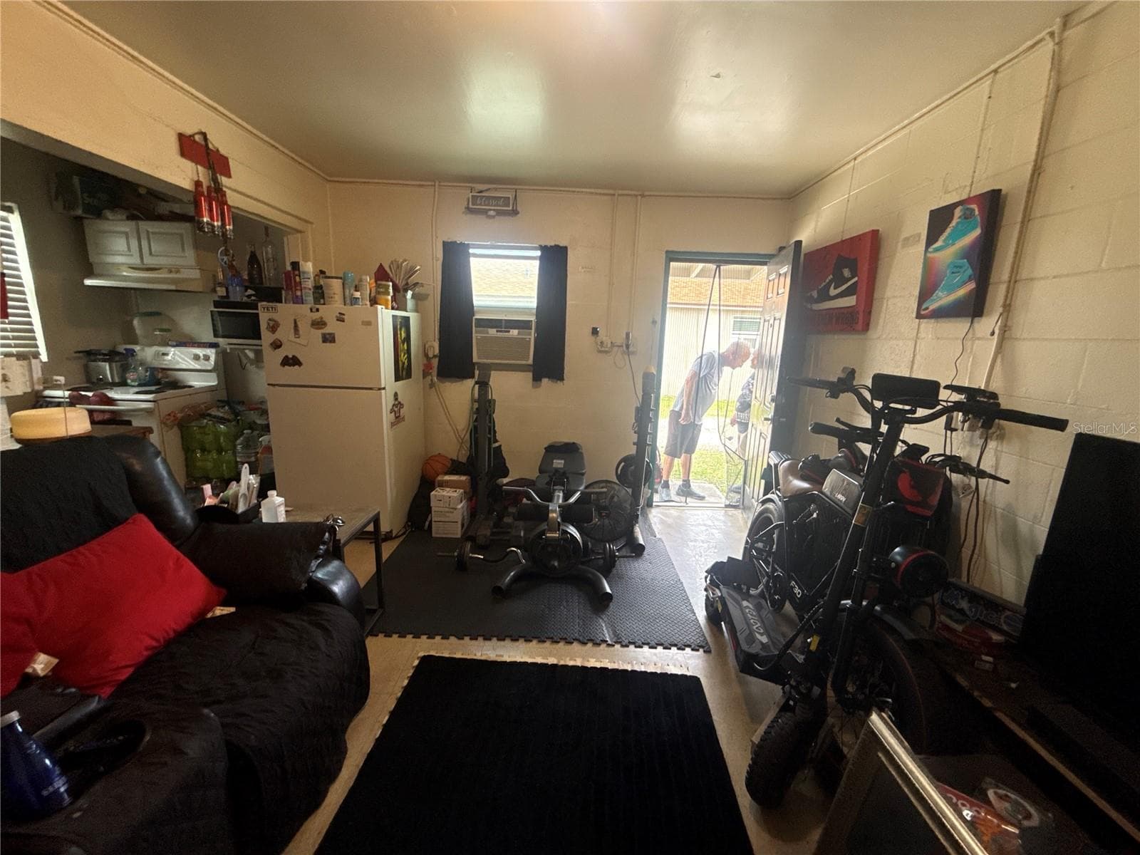 Unit C - Lease ends Dec. 13 - 4420 N CLARK AVE, TAMPA