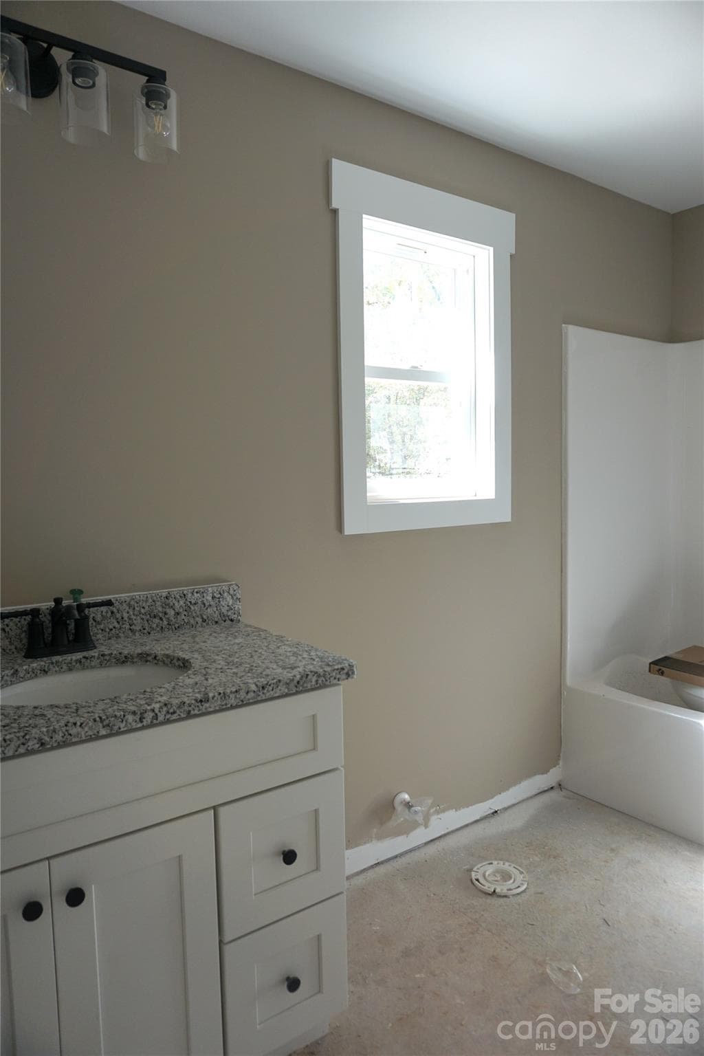 Full bath located off the bonus room. - 989 Rhyne Road, Clover