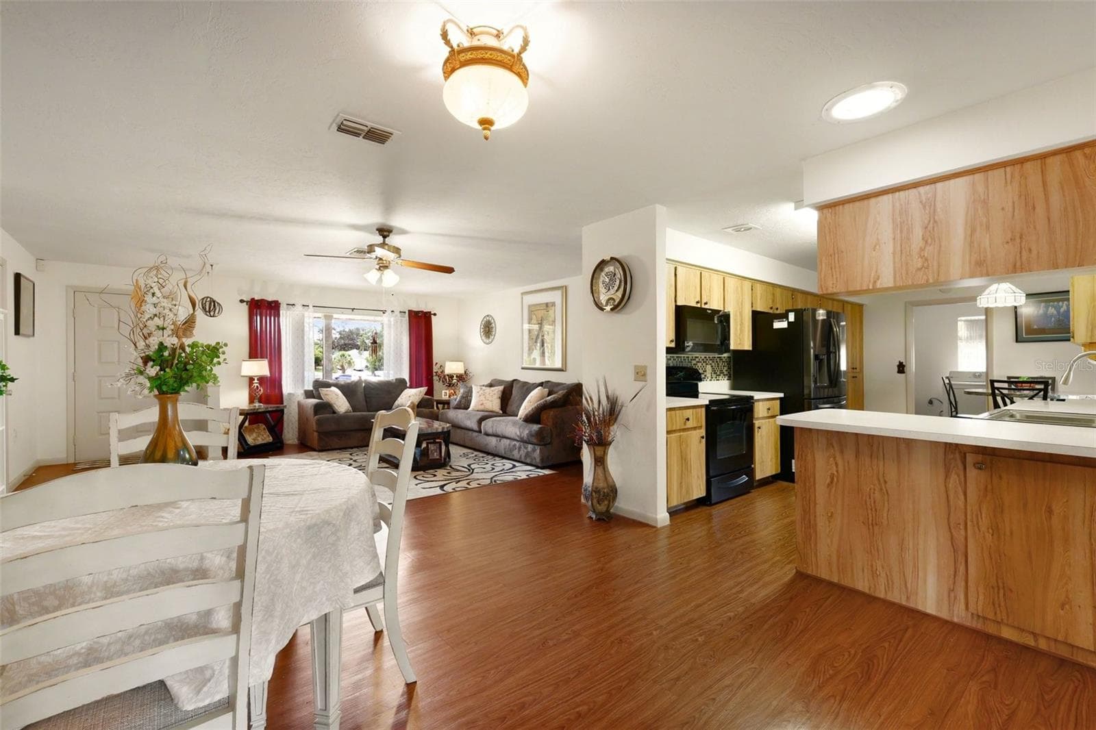 Single Family Residence at 241 W HOLLYFERN PL, BEVERLY HILLS, photo 6 of 23
