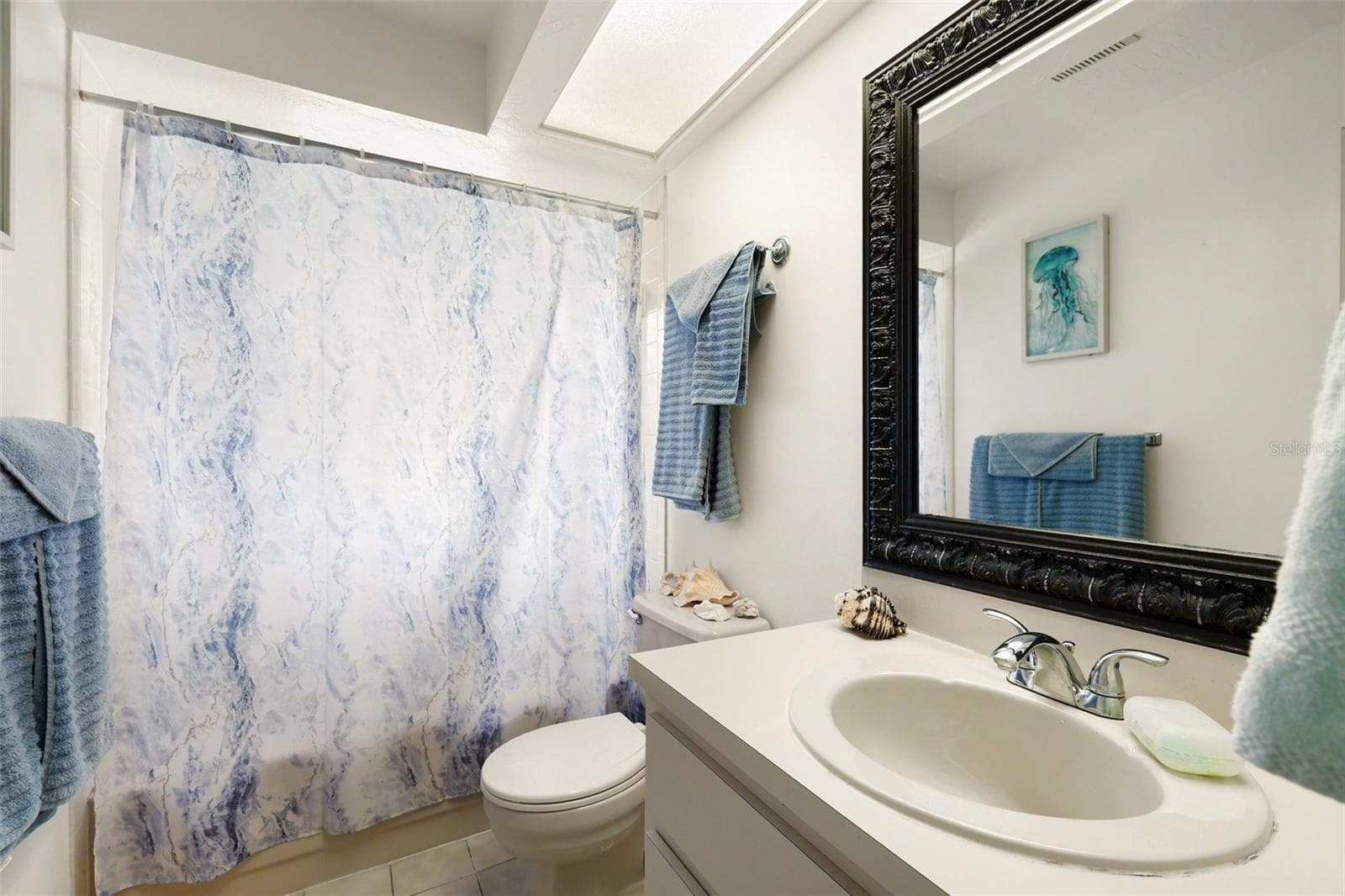 Single Family Residence at 241 W HOLLYFERN PL, BEVERLY HILLS, photo 19 of 23