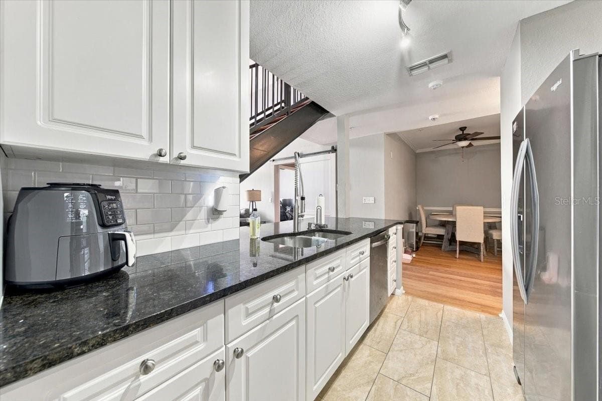 Condominium at 4221 W SPRUCE ST #1417, TAMPA, photo 9 of 33