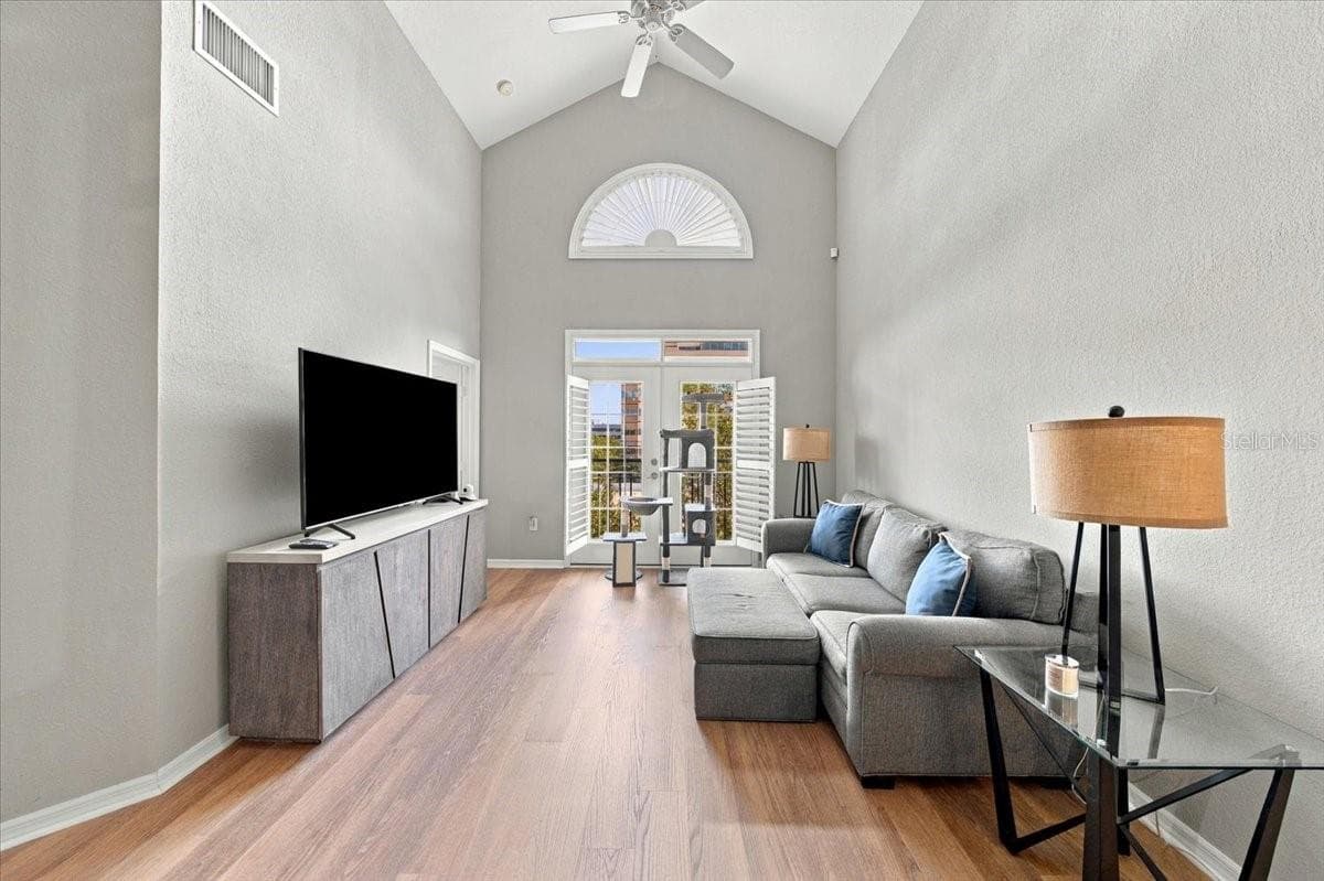 Condominium at 4221 W SPRUCE ST #1417, TAMPA, photo 13 of 33