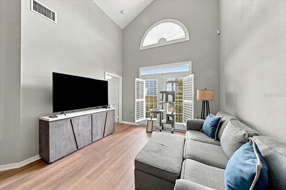 Condominium at 4221 W SPRUCE ST #1417, TAMPA, photo 14 of 33