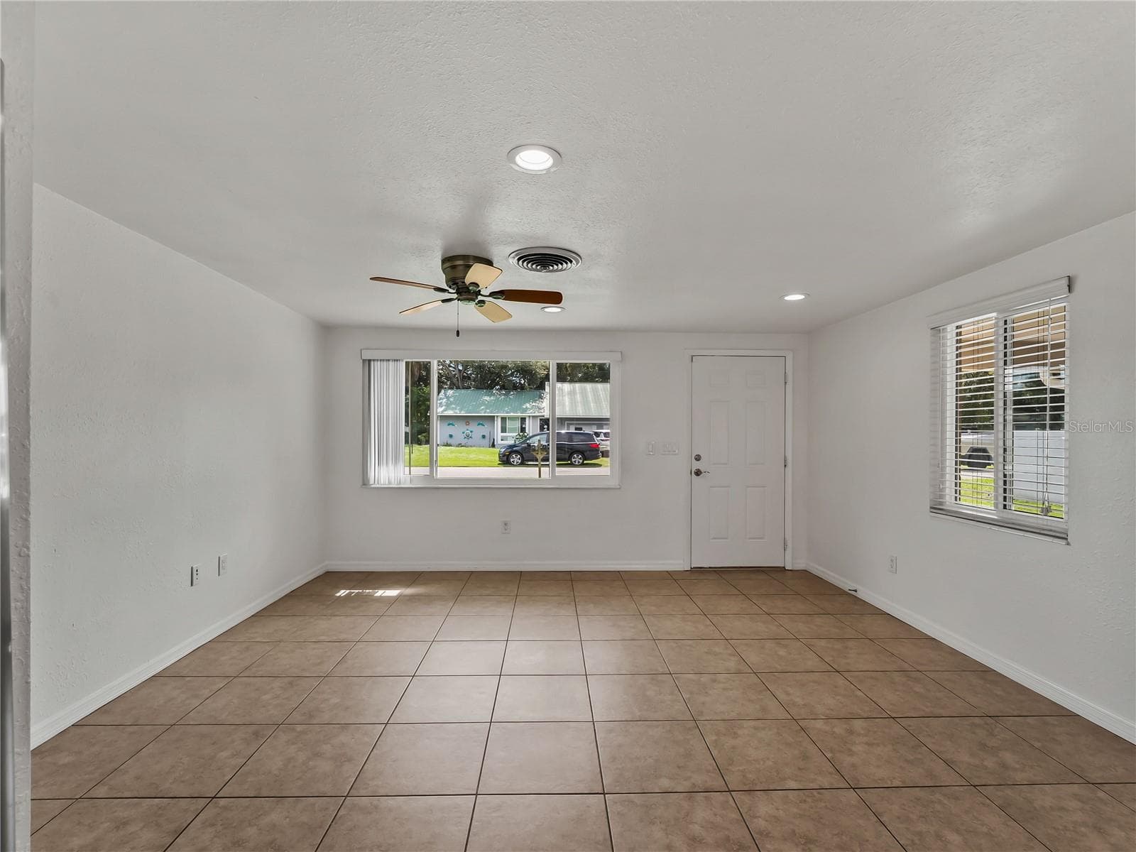 Single Family Residence at 310 GRANT RD, VENICE, photo 9 of 50
