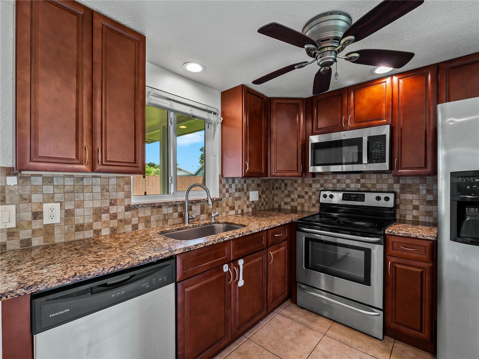 Single Family Residence at 310 GRANT RD, VENICE, photo 11 of 50