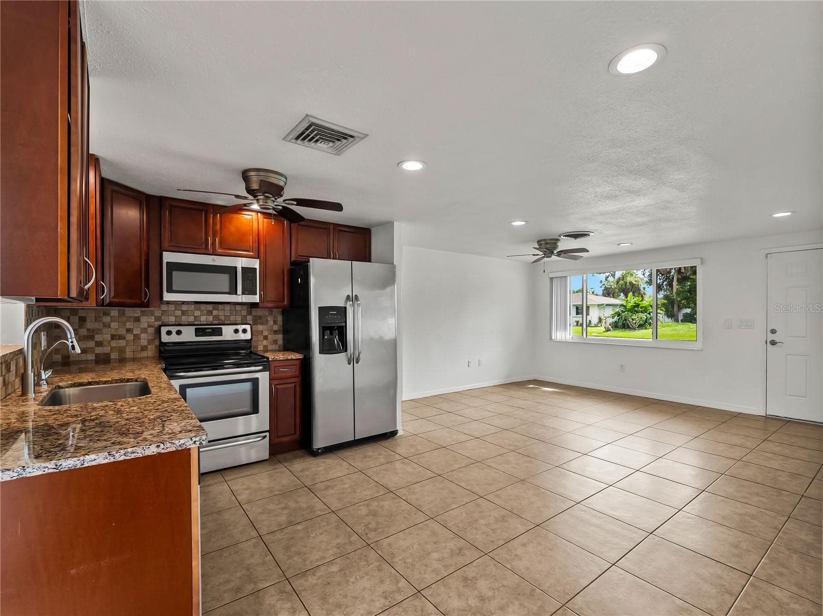 Single Family Residence at 310 GRANT RD, VENICE, photo 12 of 50